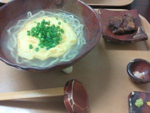 初代沖縄そば王で炙りソーキそば