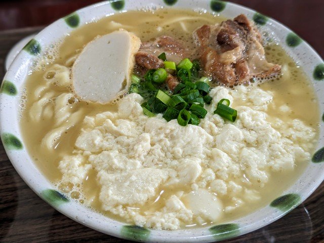 「まるち」のゆし豆腐そばは最高！