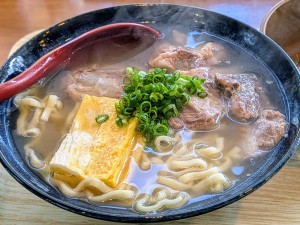 沖縄そばで朝ごはん！