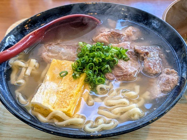 沖縄そばで朝ごはん！
