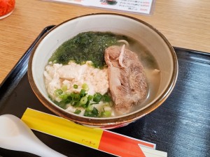 安里のところに新しい沖縄そば屋さん♪